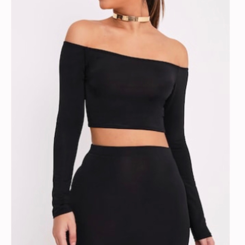 Black Long Sleeve Crop Top